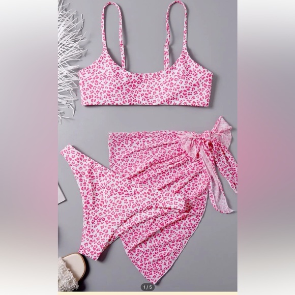 Bikini - Picture 4 of 4